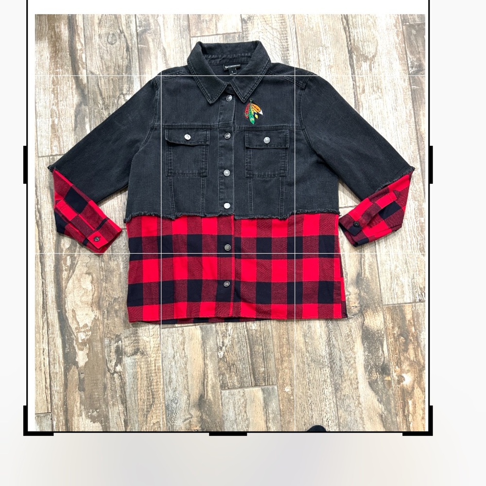 Ladies Sz Large One Piece Black Red Plaid Denim Flannel Shirt Blackhawks sleeve